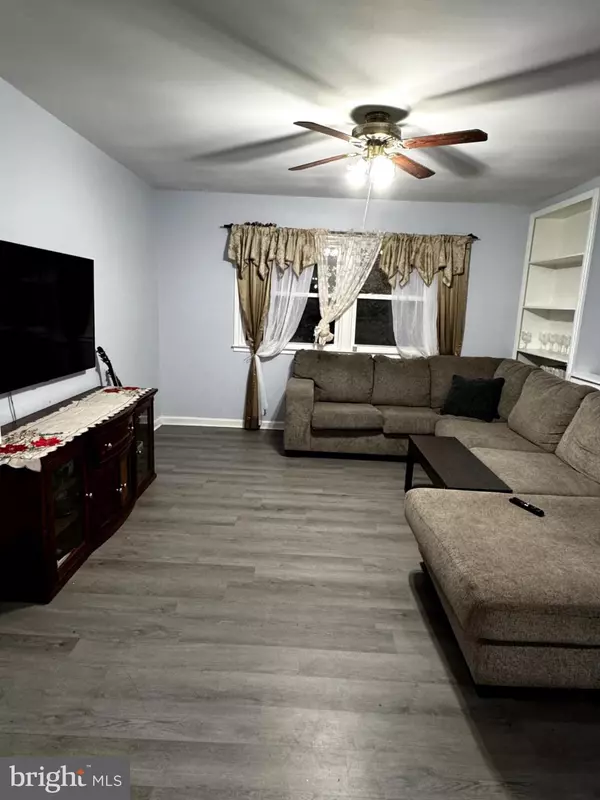 Woodbridge, VA 22193,13002 KIMBROUGH LN