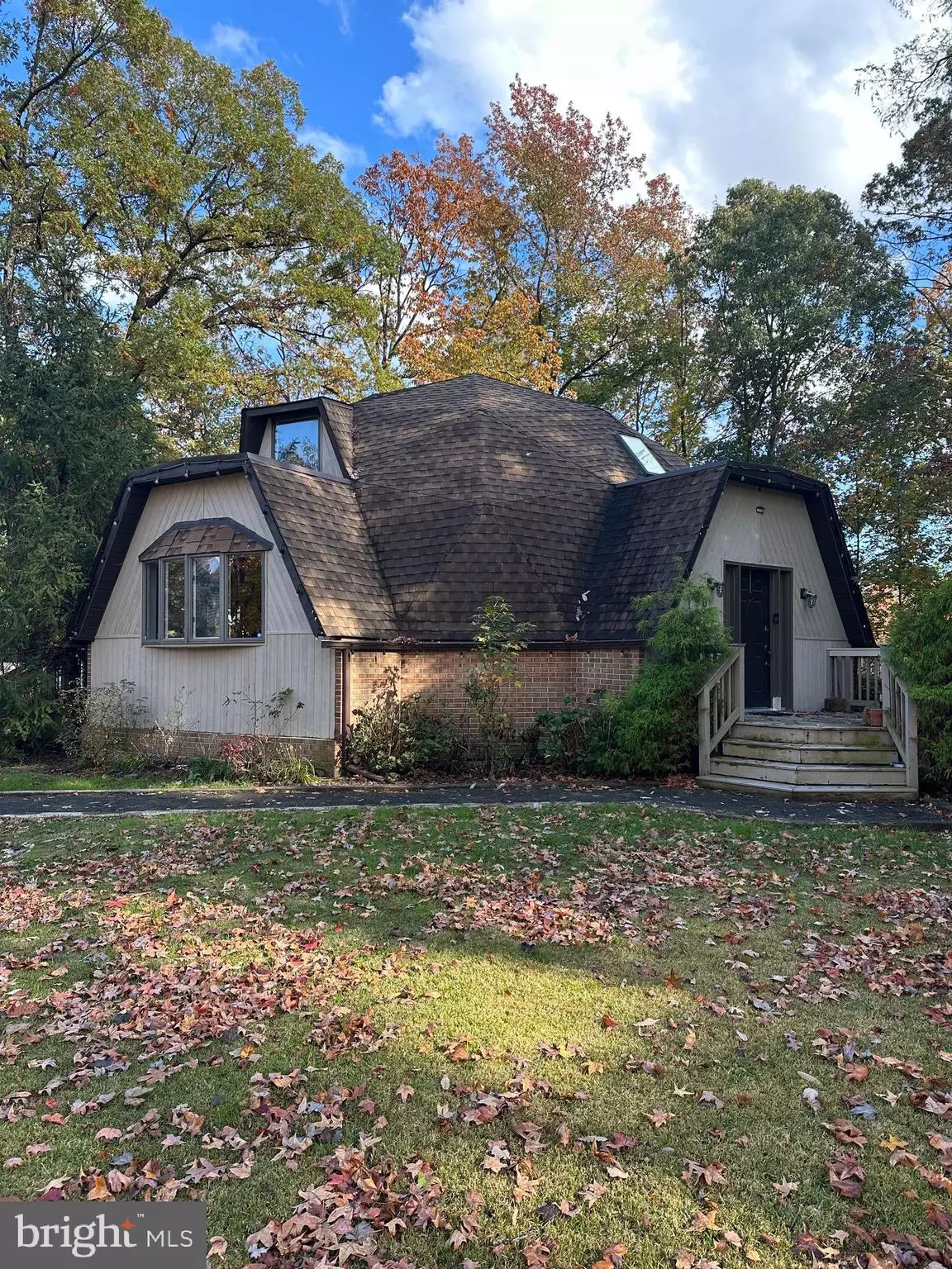 Essex, MD 21221,811 CEDAR AVE