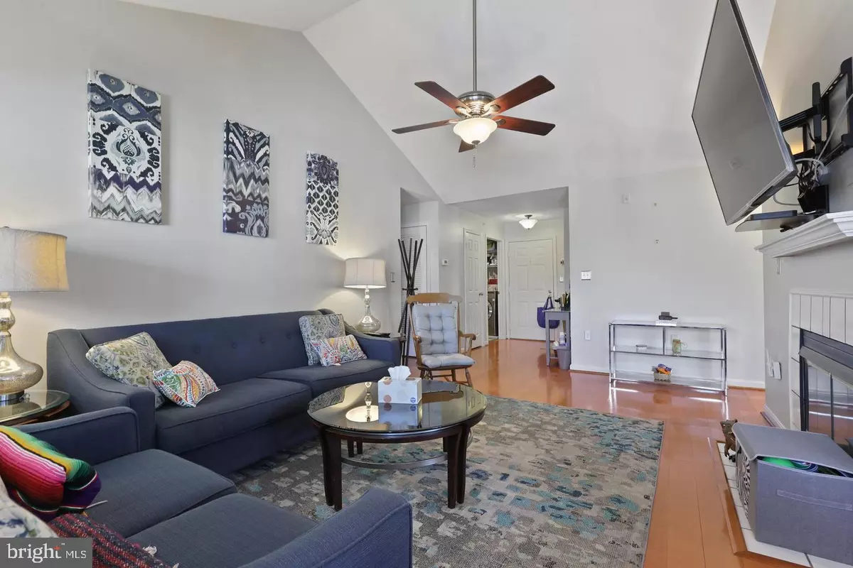 Columbia, MD 21045,5960 MILLRACE CT #B301