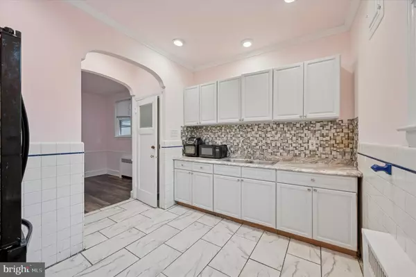 Philadelphia, PA 19141,6228 OLD YORK RD