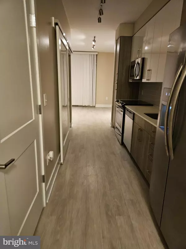 Oxon Hill, MD 20745,145 RIVERHAVEN DR #422