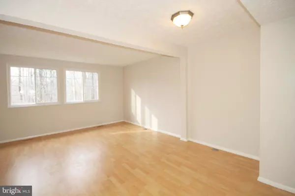 Springfield, VA 22153,8032 GRANDVIEW CT