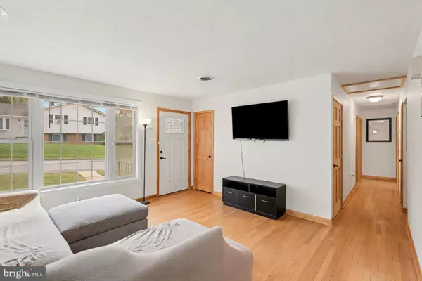 Strasburg, VA 22657,289 LOCUST DR