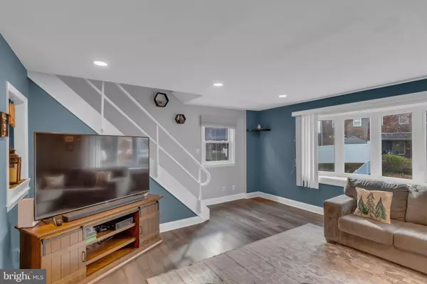 Philadelphia, PA 19116,1402 HEMLOCK PL