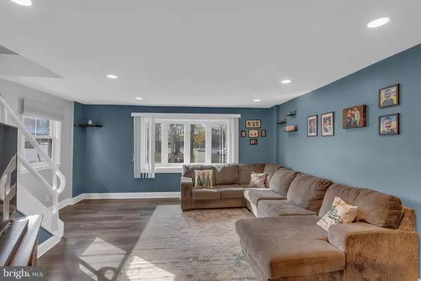 Philadelphia, PA 19116,1402 HEMLOCK PL