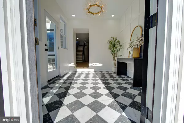 Philadelphia, PA 19143,6217 COBBS CREEK PKWY