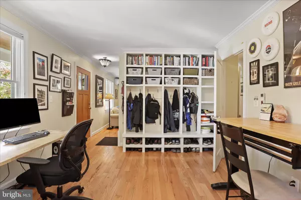 Arlington, VA 22206,2325 S BUCHANAN ST