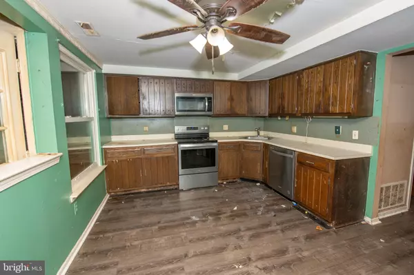 Fairless Hills, PA 19030,571 FERNWOOD LN