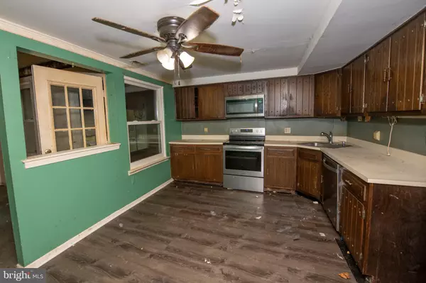 Fairless Hills, PA 19030,571 FERNWOOD LN