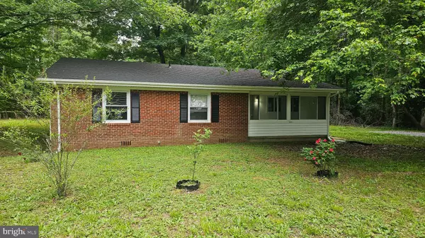 1003 CEDAR HILL RD, Colonial Beach, VA 22443