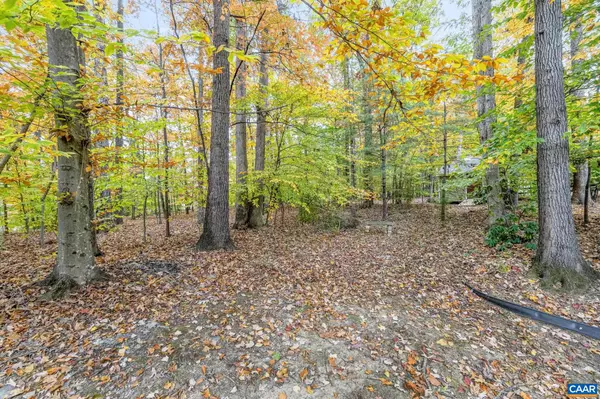 Charlottesville, VA 22911,2040 WHISPERING WOODS DR