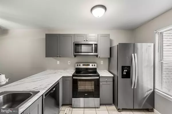 Aston, PA 19014,440 DERRY DR #440