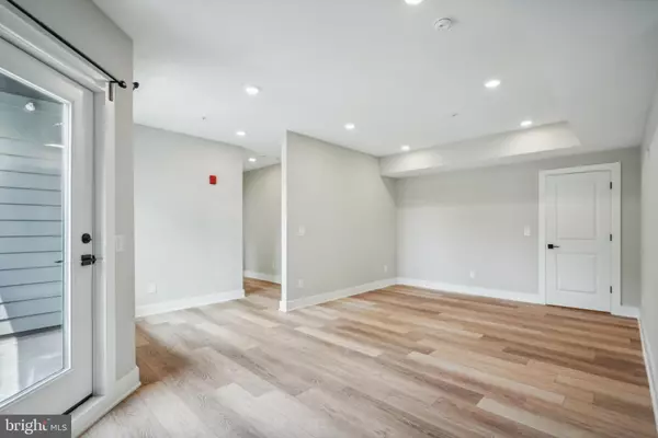 Philadelphia, PA 19121,2625 W JEFFERSON ST #402