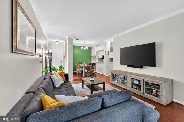 Alexandria, VA 22311,4561 STRUTFIELD LN #3211