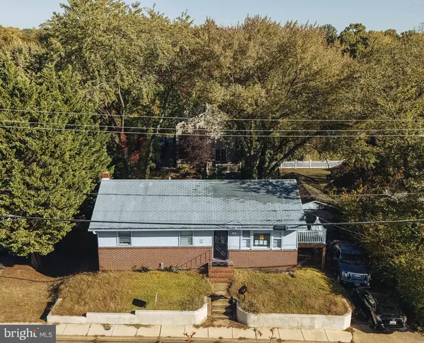 1002 TYLER AVE, Annapolis, MD 21403