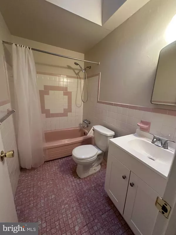 Philadelphia, PA 19152,2343 HOFFNAGLE ST