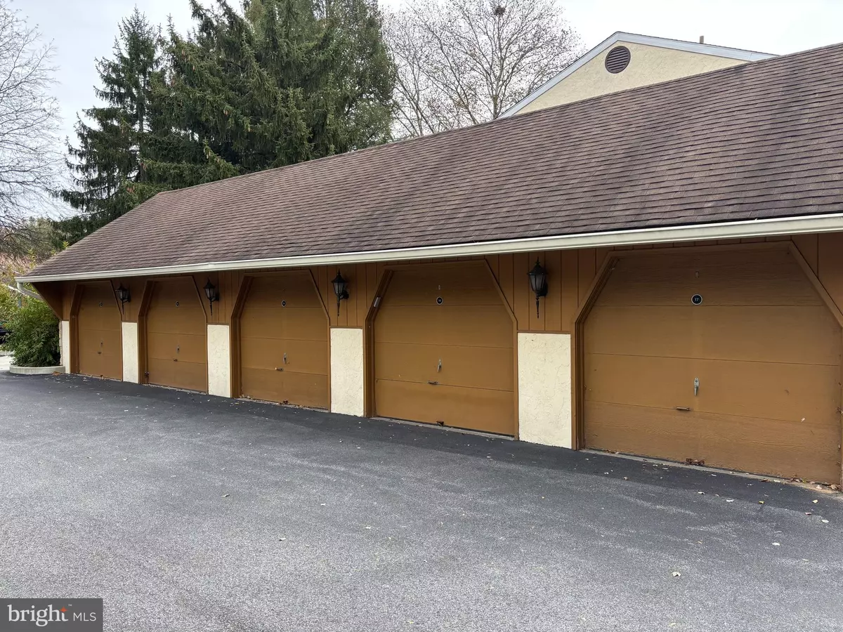 Wayne, PA 19087,16 VALLEY STREAM LN