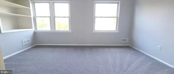 Bensalem, PA 19020,393 RUTGERS CT