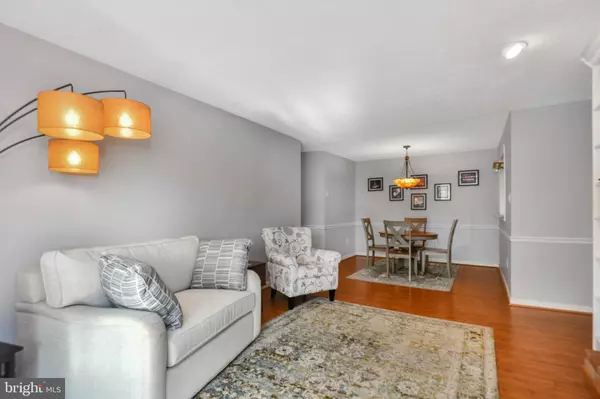 Oakton, VA 22124,10002 OAKTON TERRACE RD