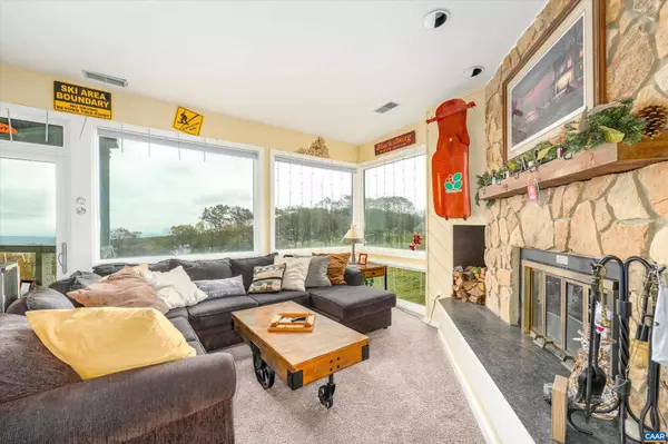 Wintergreen Resort, VA 22967,907 DIAMOND HILL CONDOS