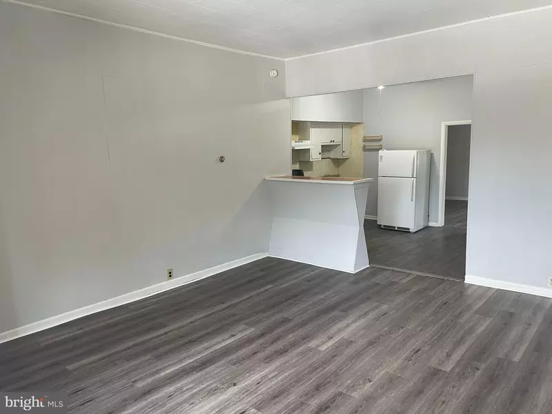 132 N KING ST #A, Gloucester City, NJ 08030