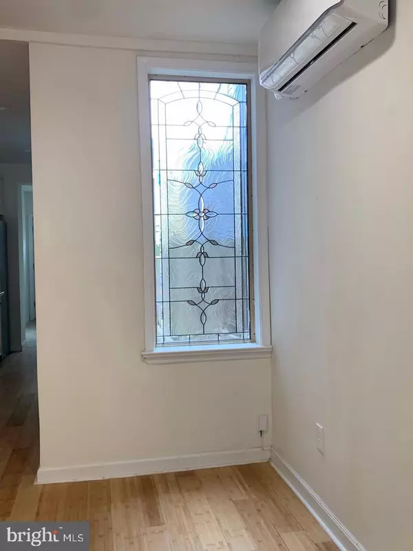 Philadelphia, PA 19145,1933 MORRIS ST