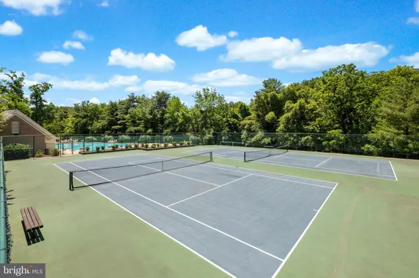 North Bethesda, MD 20852,5704 BREWER HOUSE CIR #101