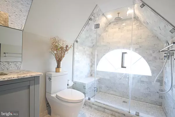 Washington, DC 20016,3211 WISCONSIN AVE NW #303