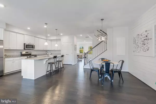 Leesburg, VA 20175,202 MURDOCH SQ SE