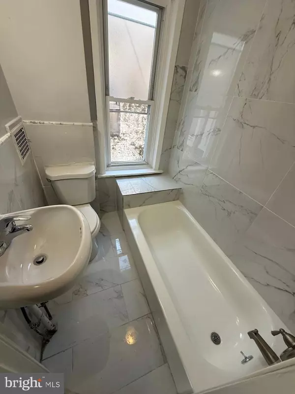 Philadelphia, PA 19145,1618 S BAILEY ST