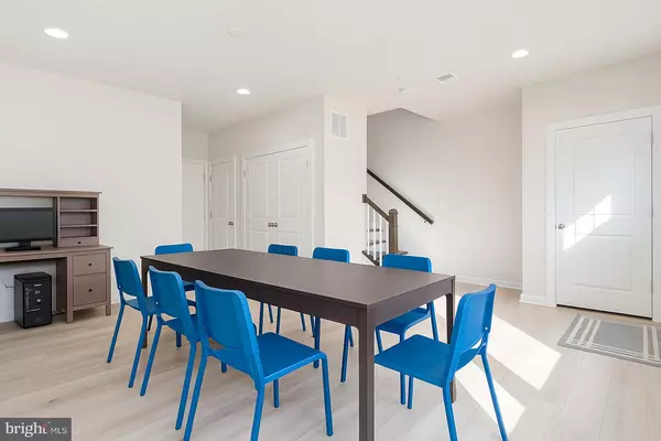 Frederick, MD 21704,8642 SATINWOOD DR