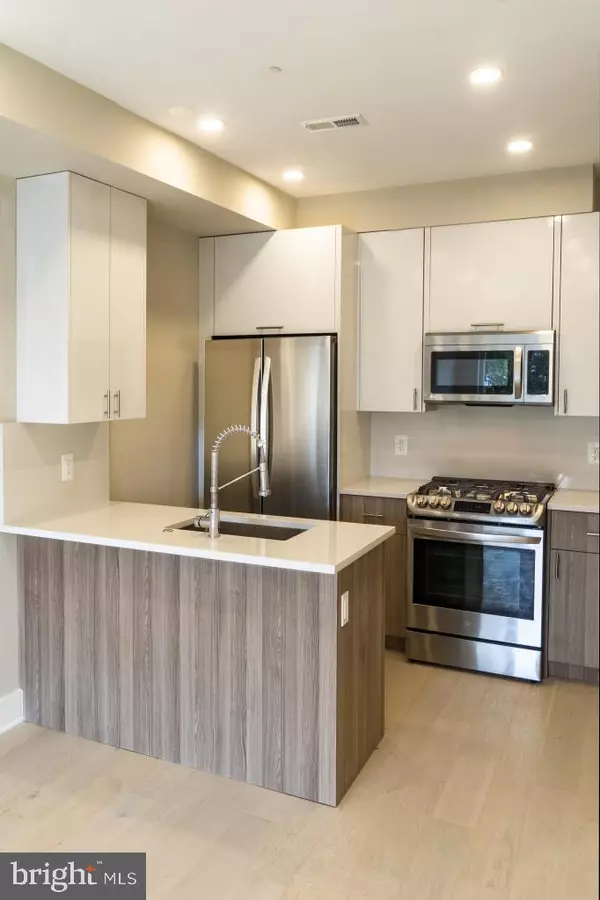 Washington, DC 20002,812 18TH ST NE #6