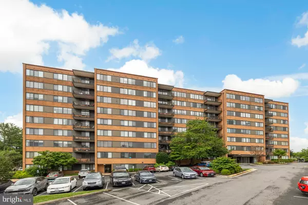Arlington, VA 22207,4390 LORCOM LN #503