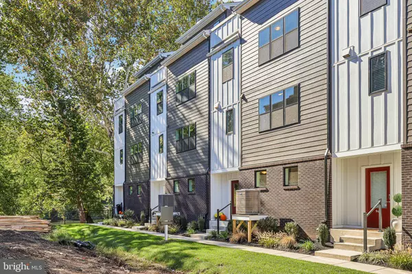 Conshohocken, PA 19428,956 RIVERPLACE DR #56O