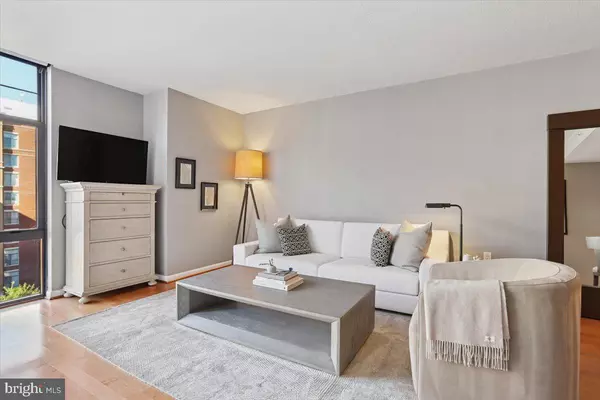 Arlington, VA 22201,1021 N GARFIELD ST #806