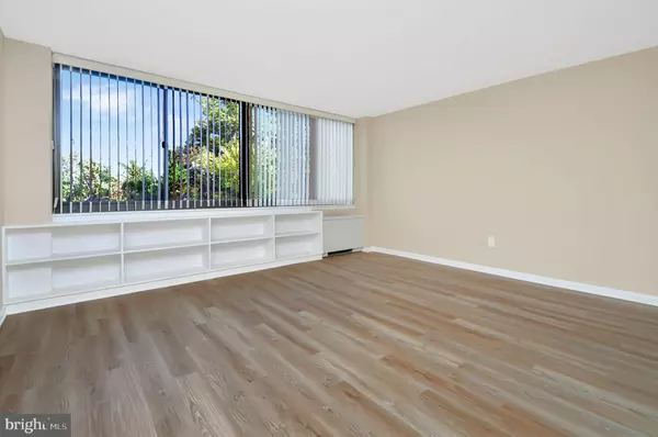 Falls Church, VA 22044,600 ROOSEVELT BLVD #210