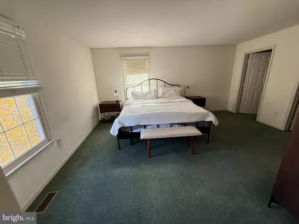 Gaithersburg, MD 20878,344 HART MEWS