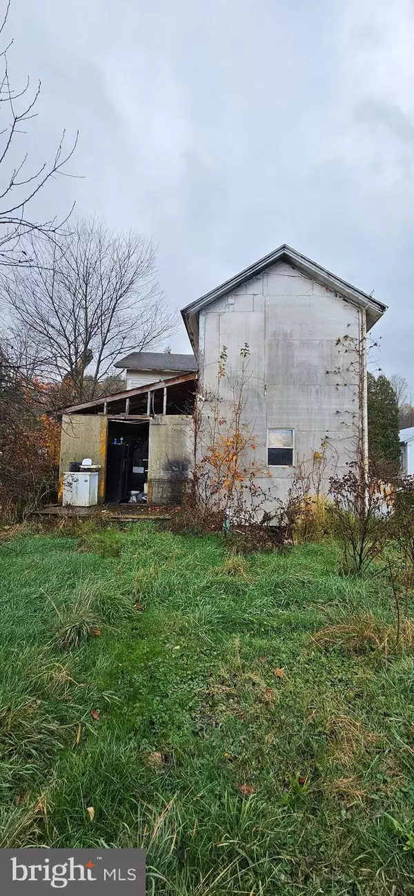 Burnside, PA 15721,68 MAPLE ST