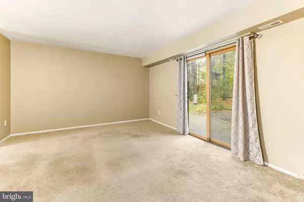 Deptford, NJ 08096,8 LAUREL CT