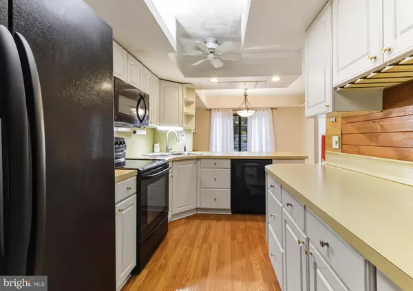 Deptford, NJ 08096,8 LAUREL CT