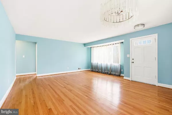 Hyattsville, MD 20783,3217 GUMWOOD DR