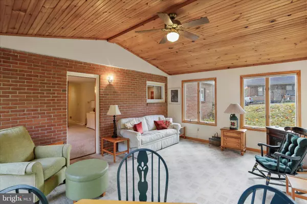 Cumberland, MD 21502,811 CAMDEN AVE