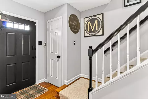 Springfield, VA 22153,7957 HIDDEN BRIDGE DR