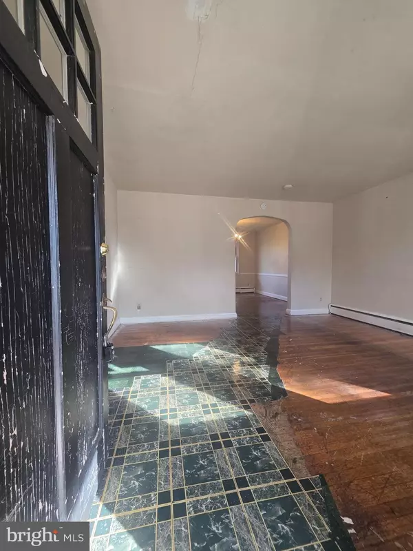 Baltimore, MD 21239,5933 LEITH WALK