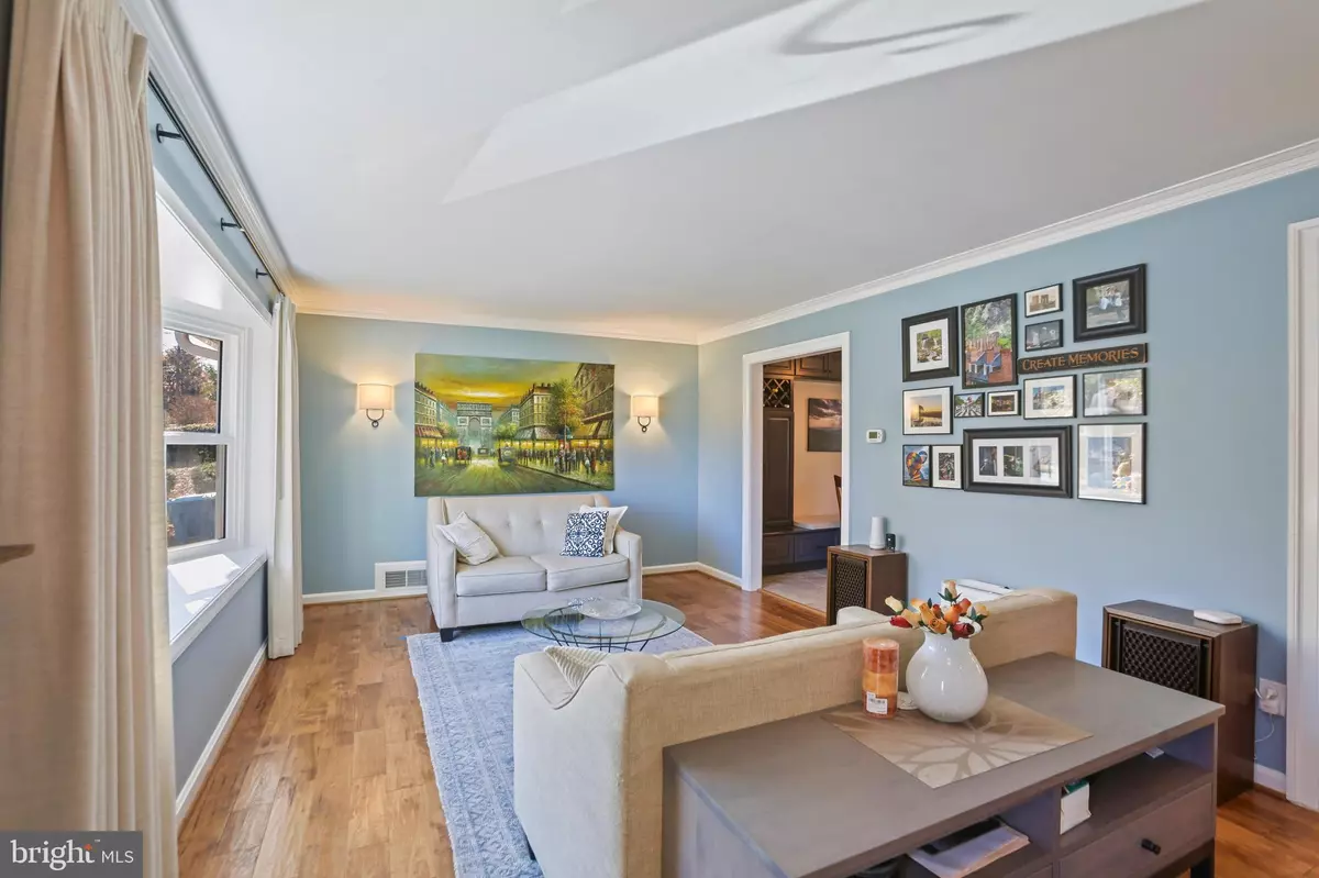 Annandale, VA 22003,4402 MEDFORD DR