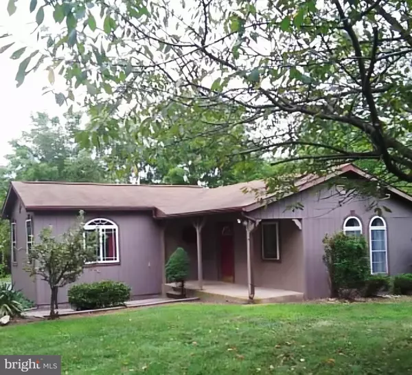 171 FORGE RD, Womelsdorf, PA 19567