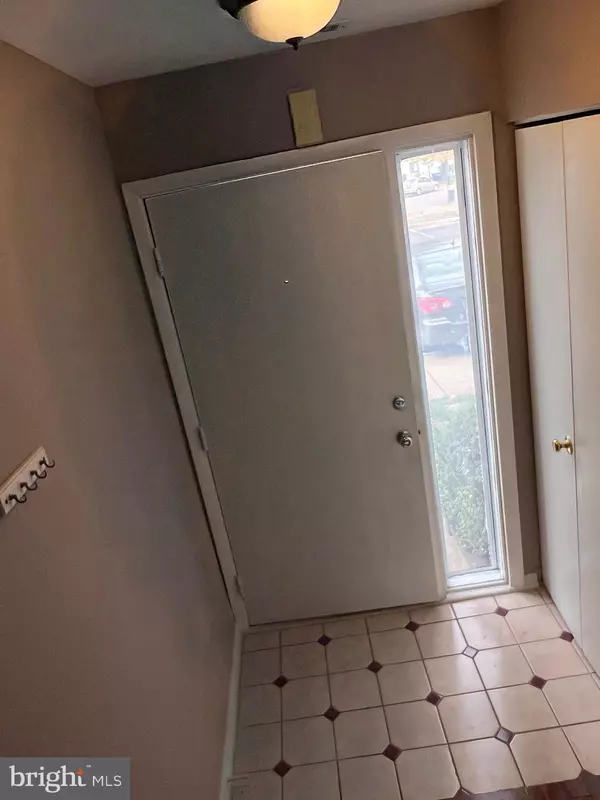 Herndon, VA 20170,322 RENEAU WAY