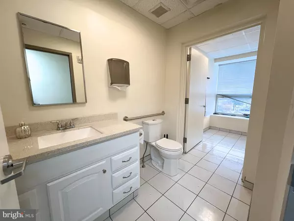 Philadelphia, PA 19107,239-41 N BROAD ST #4TH FLOOR