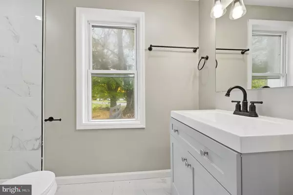 Pennsville, NJ 08070,667 S BROADWAY