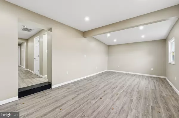 Pennsville, NJ 08070,667 S BROADWAY